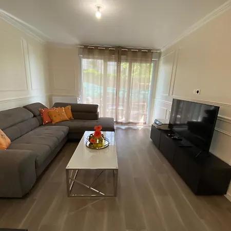 2 Bedroom