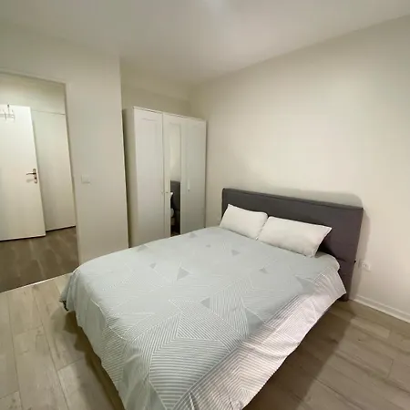 2 Bedroom Appartement *